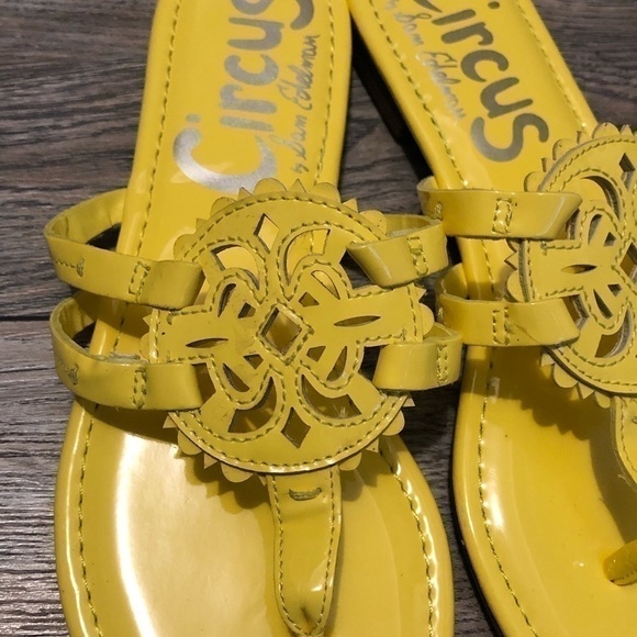 NWOB Sam Edelman Yellow Canyon Medallion Sandals Size 6 - Picture 6 of 12